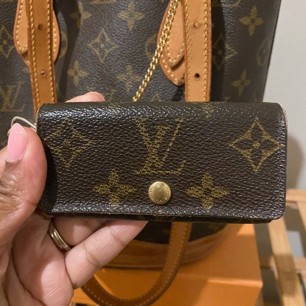 Authentic Vintage Louis Vuitton Bucket Bag pm and rare multicles 4/ key … - Picture 12 of 17